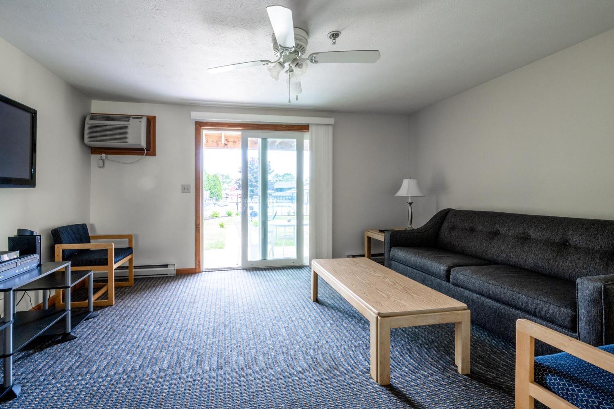 וולס Nautical Mile Resort מראה חיצוני תמונה